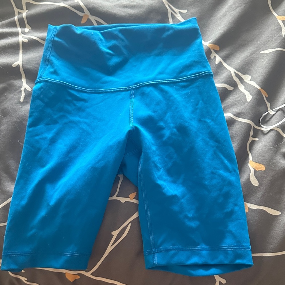 Lululemon Women's Blue High-Waisted bike Shorts
Never worn
